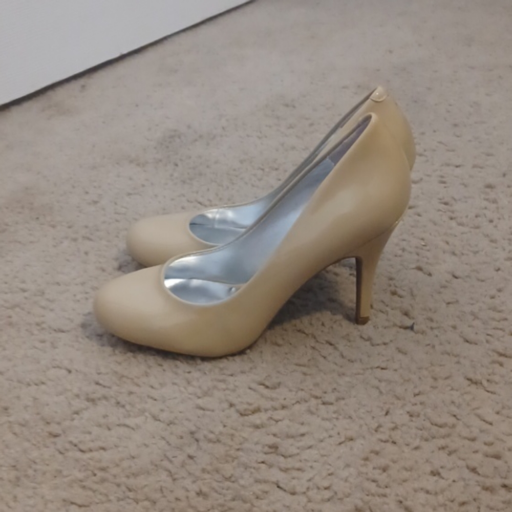 Jessica Simpson heels - Picture 2 of 4